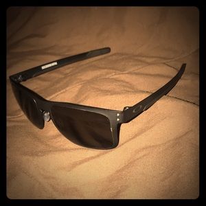 HOLBROOK OAKLEY’S